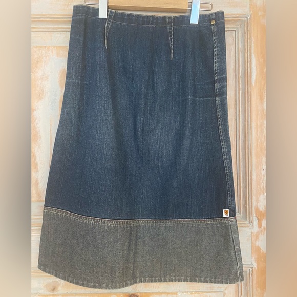 Vintage Mooks 2-toned denim skirt. Straight/A-line, mid-length, split at front. - Picture 2 of 9